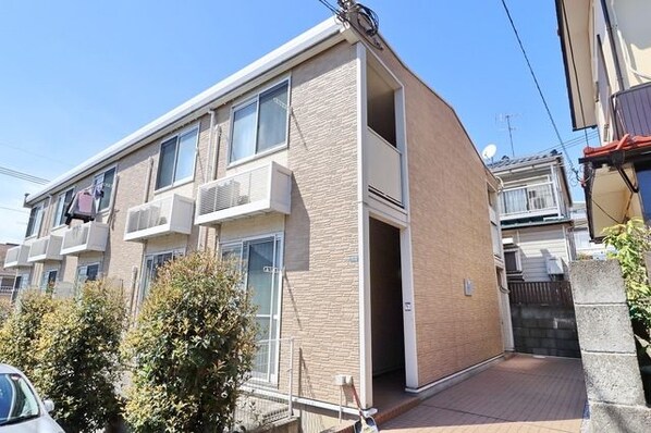 レオパレスウェルシーの物件外観写真